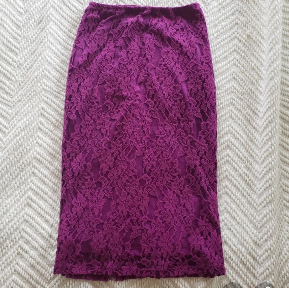 Lace Knee Length Pencil Skirt Sz. Xs